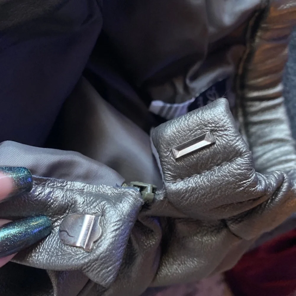 Genuine leather pants size 10- silver - Picture 6 of 7